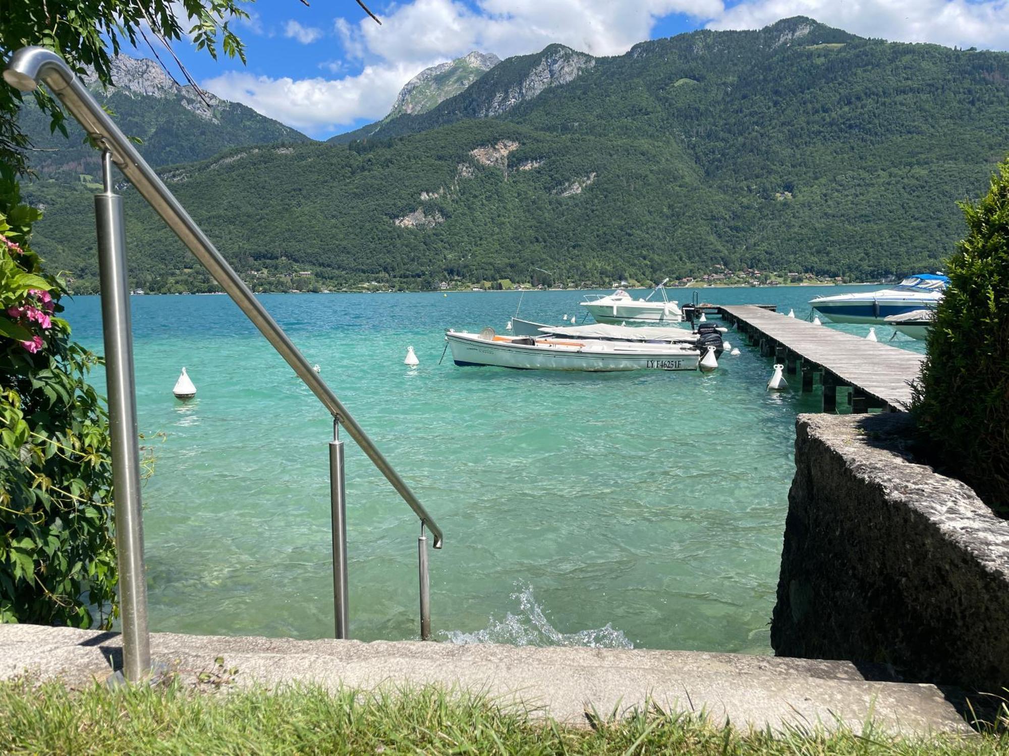 Rare 2 Bedroom With Private Beach On Lake Annecy 杜萨尔 外观 照片